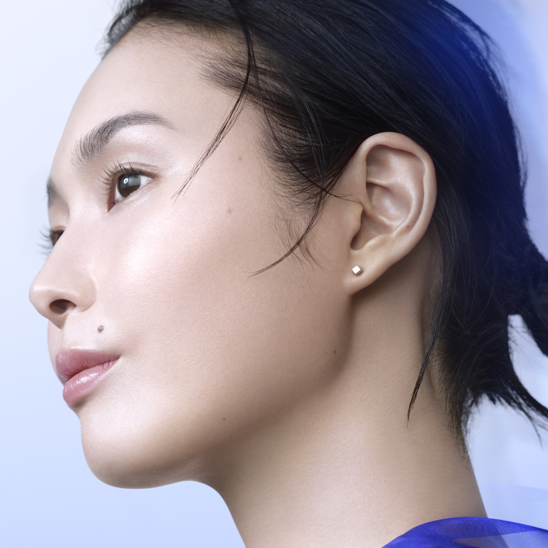 日本人女性の横顔